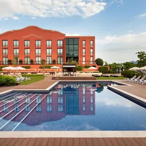 https://hotel-barcelona-golf.catalonia-hotels.com